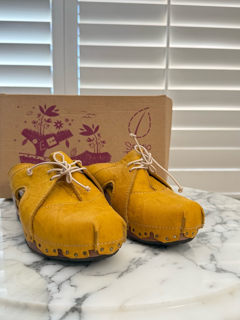 Sergio Tomani Yellow Leather Slip-On Clog Mule - Picture 2 of 7